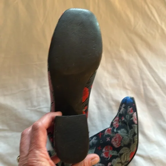 Floral Embroidered Ankle Boots Size 8 - Picture 5 of 6